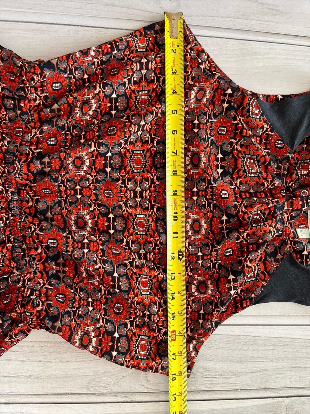 Women’s Athleta printed Martinique red blue faux wrap keyhole tie back. Small - Picture 13 of 16